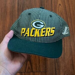 Vintage Packers Velcroback Hat